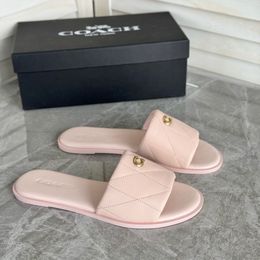Coach Designer slides Summer Beach slippers Women Slipper Leather Sandals Holly Quilted Luxury Outfit Leather Flat Flip Flops Sandale
